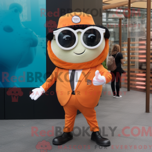 Maskotkarakter af en orange...