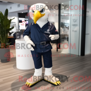 Maskotka z Navy Bald Eagle...