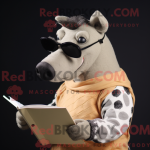 Personagem de máscara de...