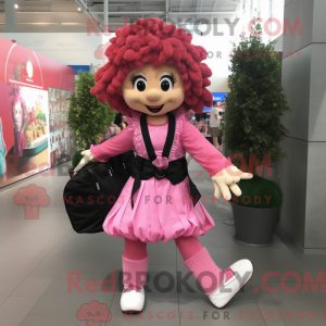 Personagem de máscara de...