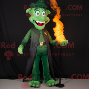 Personagem de máscara de...