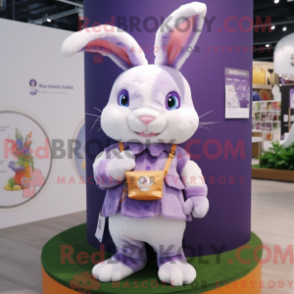 Fantasia de mascote de um coelho lavanda com shorts e cachecóis - Mascotes de coelho - REBROKO_409281 - RedBrokoly.com