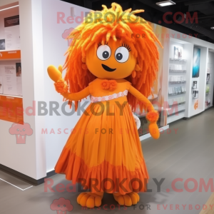 Postava maskota oranžové...