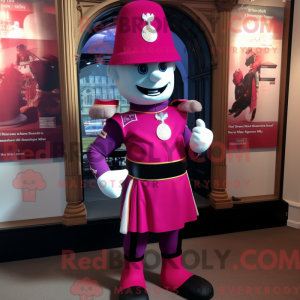 Maskotfigur af en magenta...
