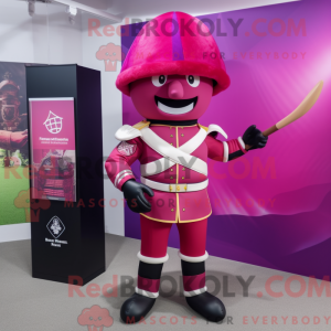 Maskotfigur af en magenta...