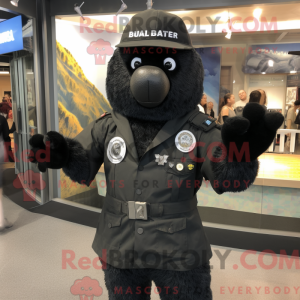 Maskotkarakter av en Black...
