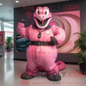 Personagem de máscara de...