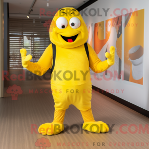 Maskotkarakter av en gul...