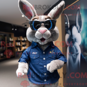 Maskotfigur af en Navy Wild...