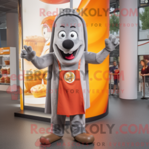 Fantasia de mascote de uma currywurst cinza com macacão e colares - Mascotes Currywurst - REBROKO_412173 - RedBrokoly.com