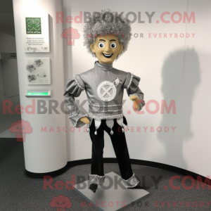 Maskotfigur af en sølv-irsk...