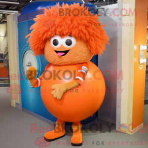 Postava maskota oranžové...