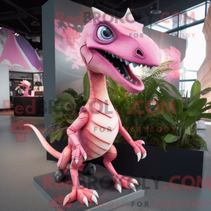 Maskottchenfigur eines rosa...