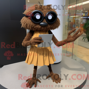 Personagem de máscara de...