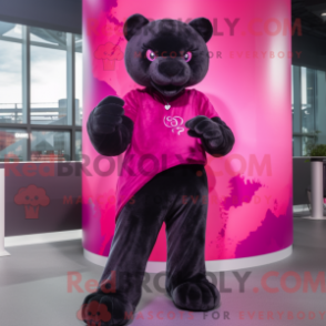 Caractere da máscara de um pano magenta com máscara e hansker - Pantera Mascotes - REBROKO_413400 - RedBrokoly.com