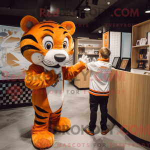 Máscara de tigre laranja...