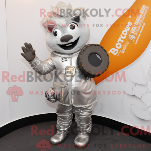 Maskotkarakter af en Silver...