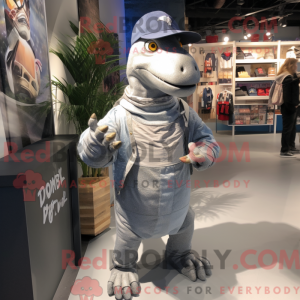 Maskot karakter af en sølv...