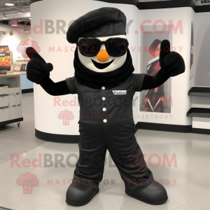 Svart hestesko maskot drakt...