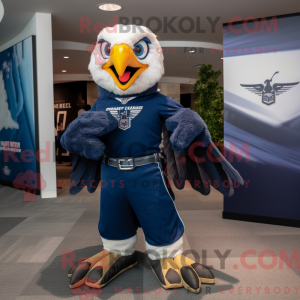 Maskottchen eines Navy Hawk...