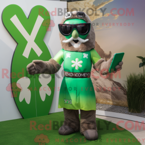 Personnage mascotte d une...