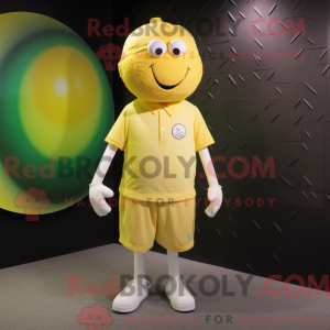 Personagem de máscara de...