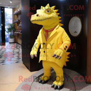 Personagem de máscara de um...