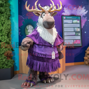 Personagem de máscara de...