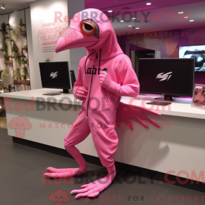 Maskotkarakter av en Pink...