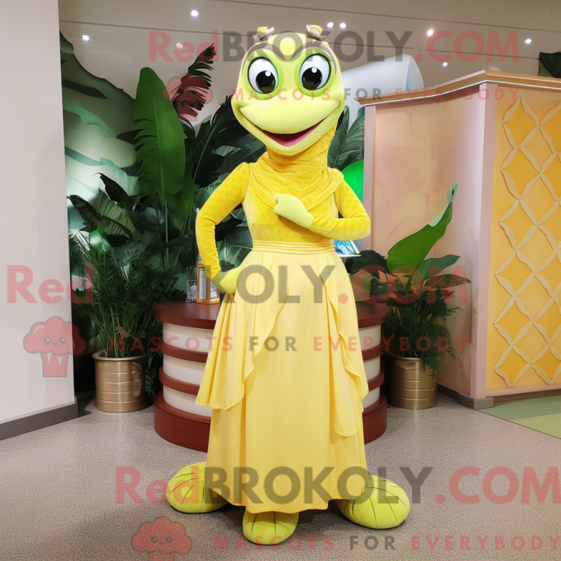 Postava maskota Lemon Yellow Python oblečená do Maxi sukně a klipů na boty - Pythonští maskoti - REBROKO_422641 - RedBrokoly.com