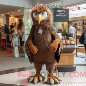 Mascota del águila marrón...