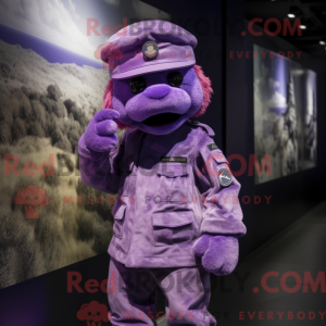 Maskottchen eines Purple...