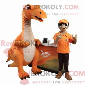 Postava maskota Orange...