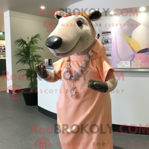 Maskot karakter af en Peach...