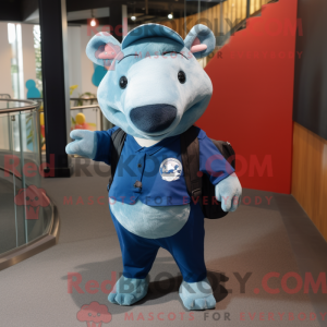 Personagem de máscara de...