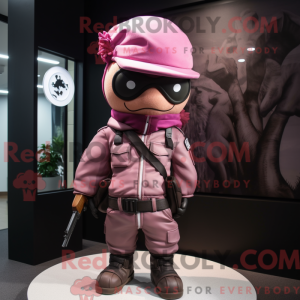 Personagem de máscara de...