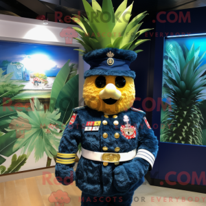 Mascota de una piña azul...