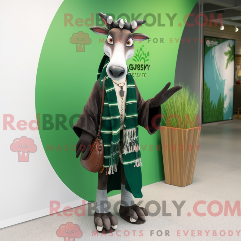 Característica de máscara de um ocapi coberto de ovos e mãos - Mascotes Okapi - REBROKO_429910 - RedBrokoly.com