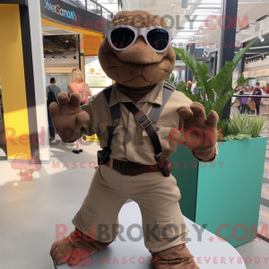 Personnage mascotte d une...
