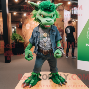 Personagem de máscara de...