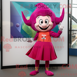 Maskotfigur av en magenta...