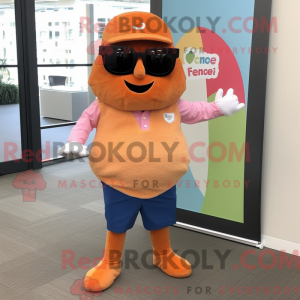 Maskotkarakter af en Peach...