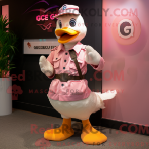 Caráter de máscara de rosa é usado com colete e cinto - Mascotes de ganso - REBROKO_432961 - RedBrokoly.com