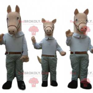 3 mascotas de caballos vestidos con camisa y pantalón -