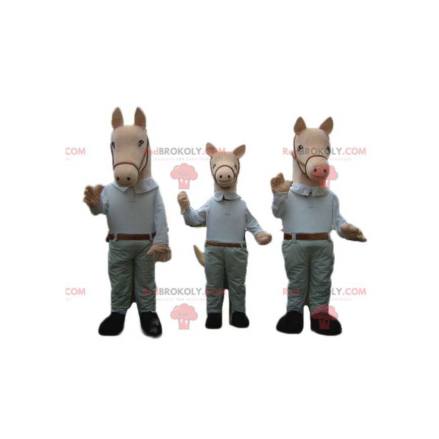 3 hestemaskotter klædt i skjorte og bukser - Redbrokoly.com