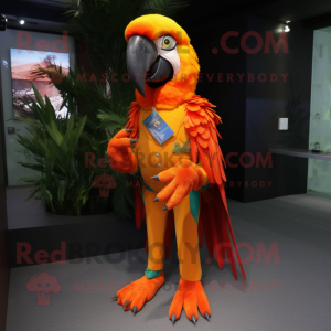 Orange Macaw mascotte...