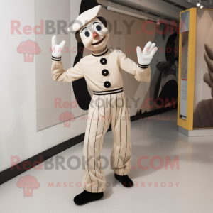 Postać w kostiumie maskotki...
