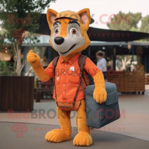 Orange Dingo maskot kostume...