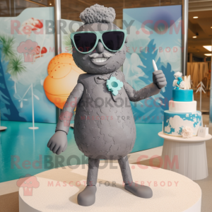 Grå bryllupskake maskot...