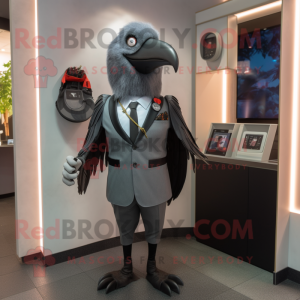 Gray Crow maskot...